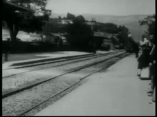 Entrée dun train en gare de la Ciotat.mp4