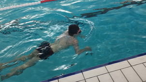 Natation longue, brasse terminale